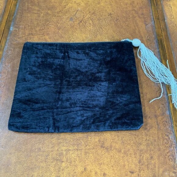 Steve Madden Black Velvet Clutch with Tassel - Picture 4 of 7